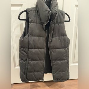 Black puffer vest
